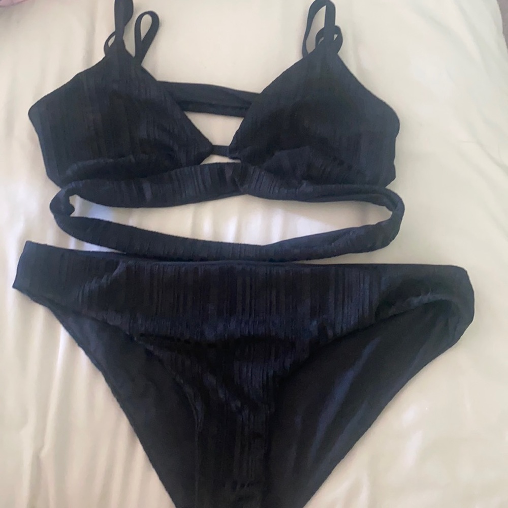 Bikini Set - image 1